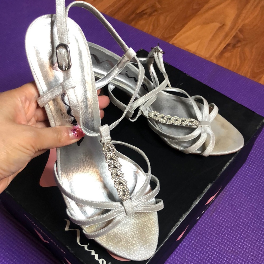 Nina High Heel Sandals So Cute! Rhinestones.